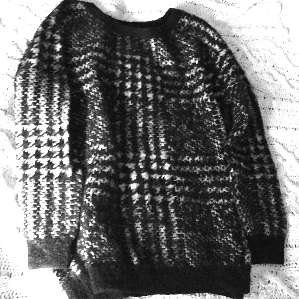 Soft fuzzy sweater - Picture 1 of 2
